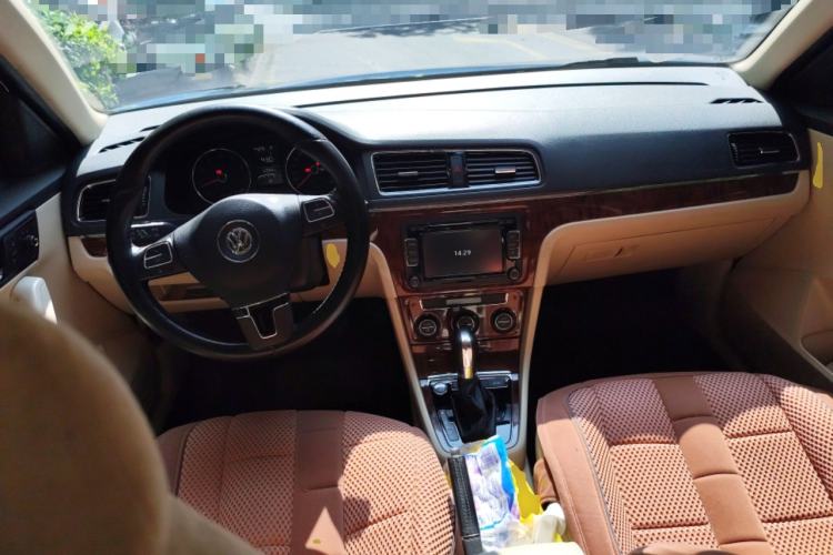 Used Volkswagen Lavida 2013 Revised Version 1.6L Automatic Luxury Edition
