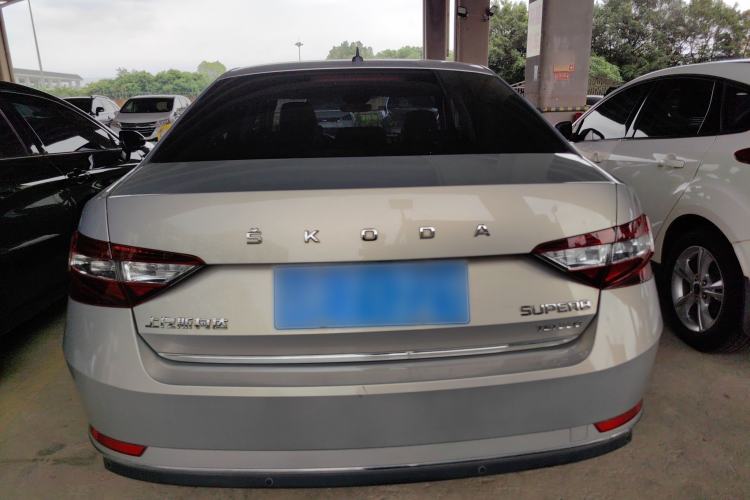 Used Skoda Superb 2018 TSI330 DSG Luxury Edition China VI Standard Rear
