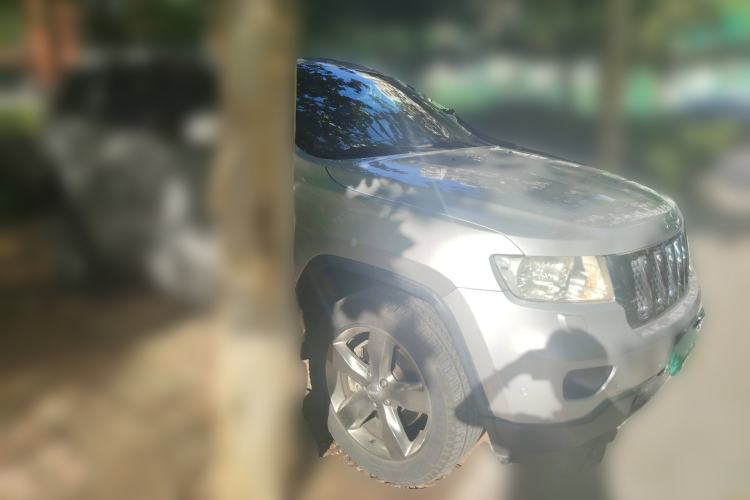 Used Jeep Grand Cherokee 2011 5.7L Flagship Navigation Edition
