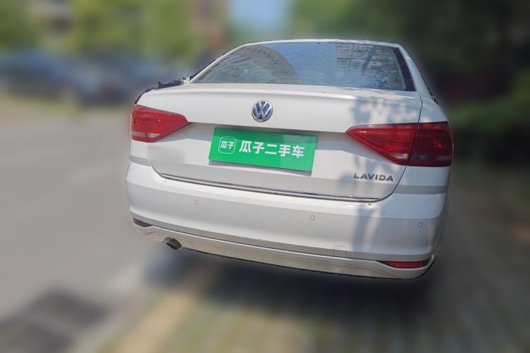 Used Volkswagen Lavida 2017 1.6L Automatic Comfort Edition
