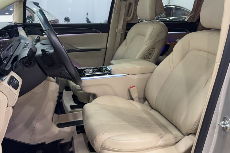 Used Buick GL8 2022 ES Landtrek 653T Luxury Edition