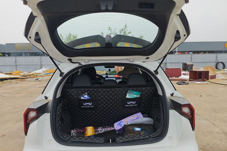 Used Geometry E Firefly 2023 401KM Linglong Tiger 5-Seater Trunk