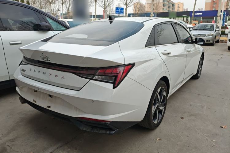 Used Hyundai Elantra 2022 1.5L CVT LUX Prestige Edition
