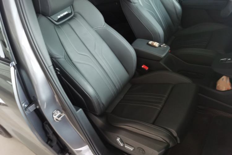 Used Audi Q5 e-tron 2023 40 e-tron Shining Edition Brocade Suit Right Front Seat