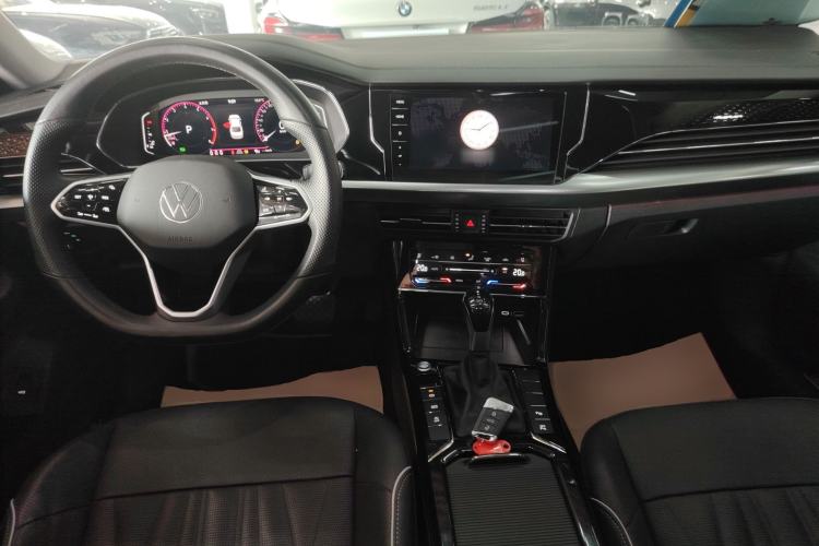 Used Volkswagen Passat 2023 330TSI Starry Luxury Edition Center Console