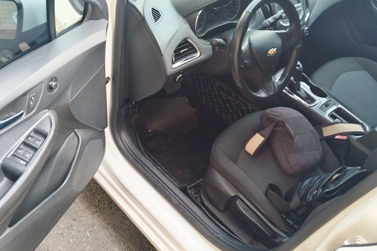 Used Chevrolet Cruze 2017 1.5L Automatic Pioneer Sunroof Edition