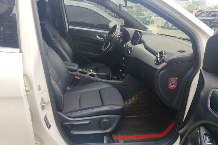 Used Mercedes-Benz B-Class 2015 B 200 Sport Edition Right Front Seat