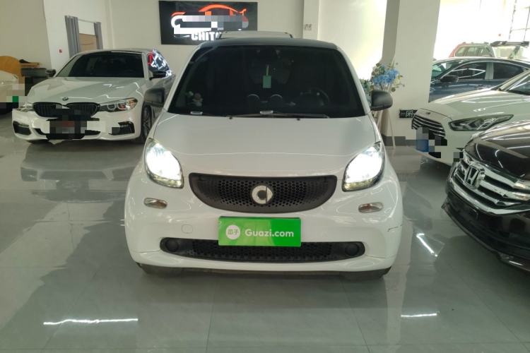 Used smart fortwo 2015 1.0L 52 kW hardtop Dynamic version
