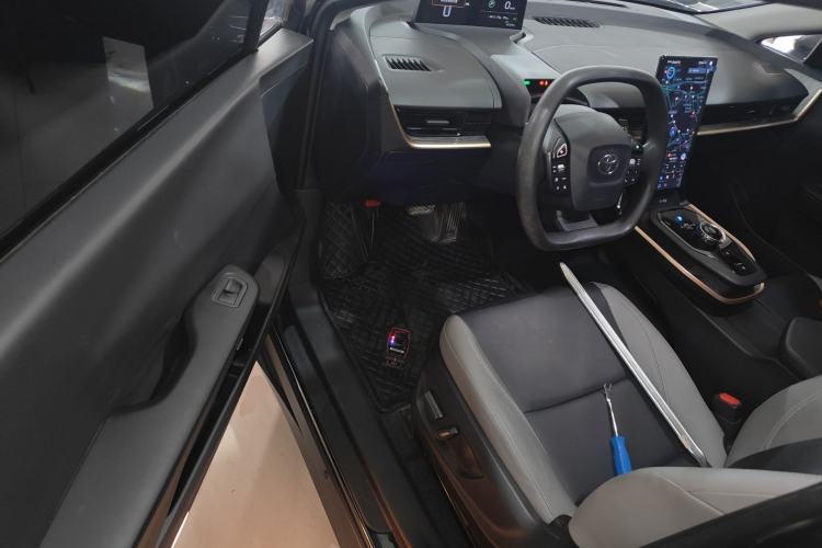 Used Toyota bZ3 2023 517 km Elite PRO Driver Seat