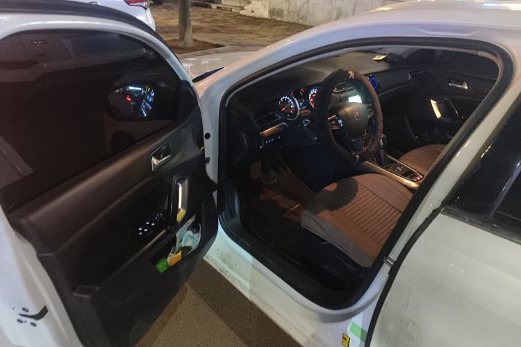 Used Peugeot 408 2015 1.2T Automatic Luxury Edition Driver Seat