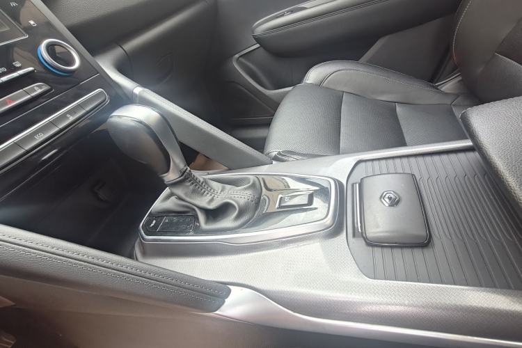 Used Renault Koleos 2017 2.0L Two-Wheel Drive Luxury Edition Gear Lever