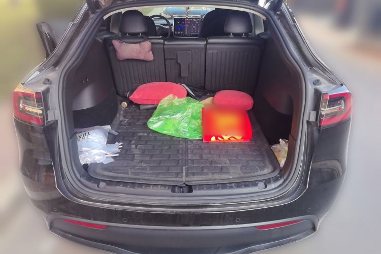 Used Tesla Model Y 2022 Long-Range All-Wheel-Drive Version
