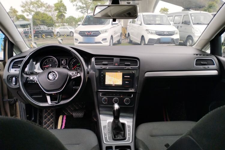 Used Volkswagen Golf 2020 280TSI DSG Comfort Version Center Console