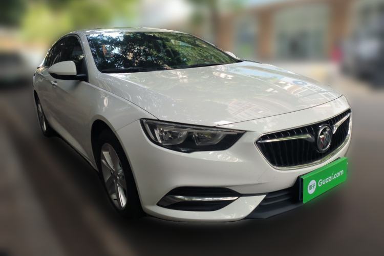 Used Buick Regal 2017 20T Elite Edition Front Right 45 Deg