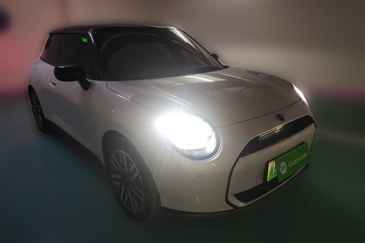 Used MINI Electric MINI COOPER 2025 456km COOPER E Classic Style
