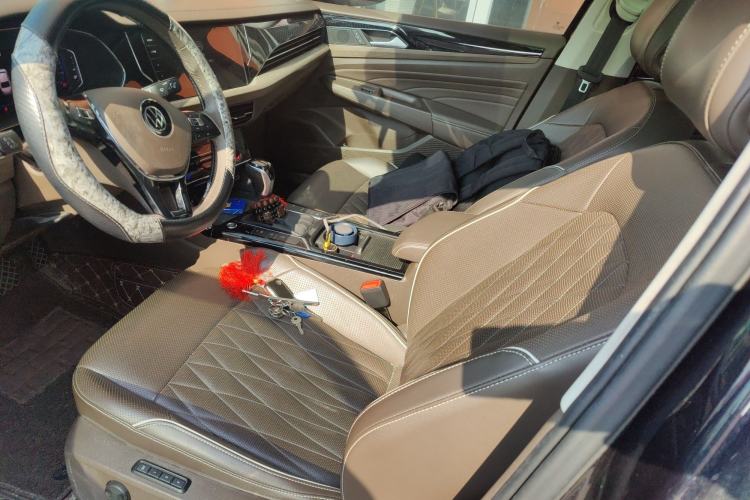 Used Volkswagen Passat 2020 Revised Version 330TSI Luxury Edition China VI Standard