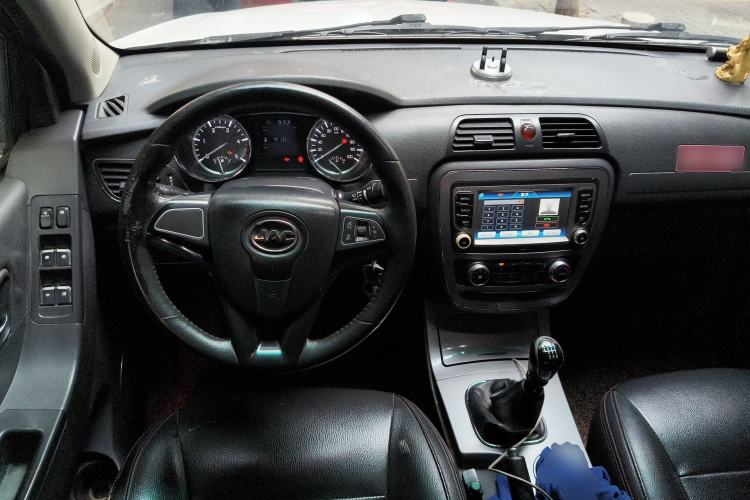 Used JAC Group T6 2015 2.8T Diesel Flagship Long-Wheelbase HFC4DA1-2C