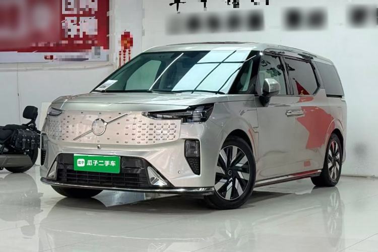 Used Volvo EM90 2025 Ultra Six-Seater