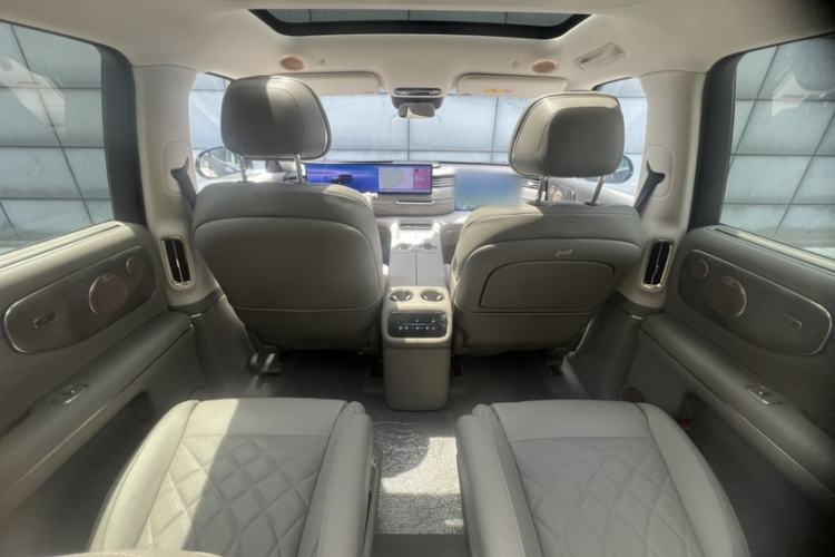 Used IM LS9 2026 Model 52 Ultra Interior 5