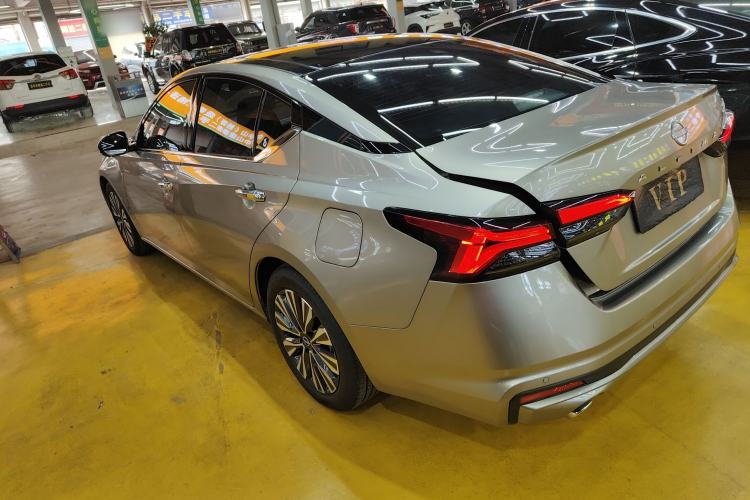 Used Nissan Teana 2025 Model 2.0L XL-TLS Enjoyment Edition
