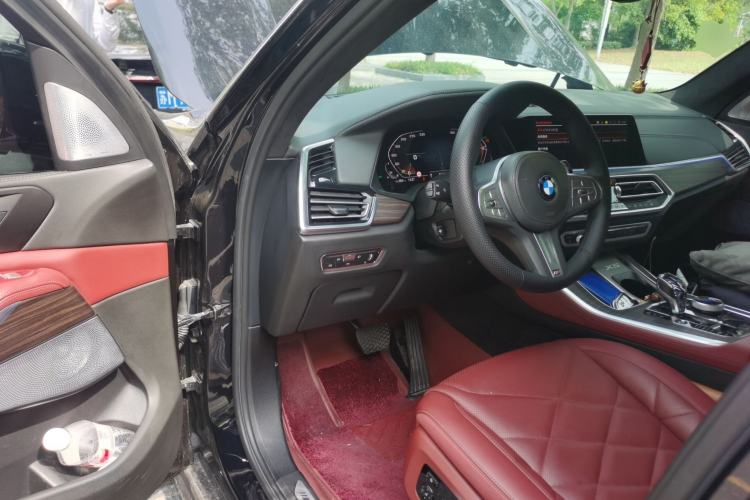 Used BMW X5 2022 xDrive 40Li M Sport Package
