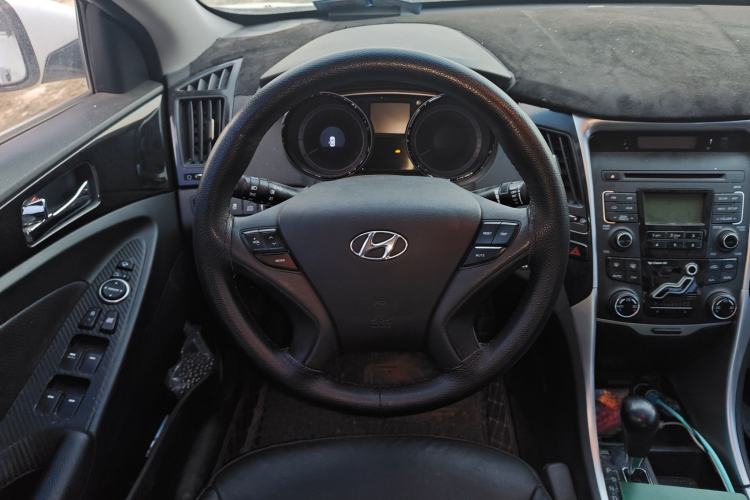 Used Hyundai Sonata 2014 2.4L Automatic Leading Edition China IV Standard