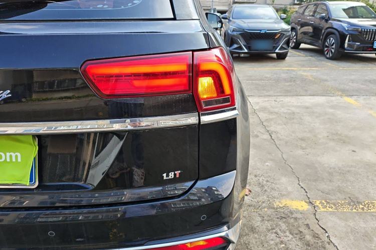 Used Zotye Domy X7 2017 1.8T DCT Prestige Model
