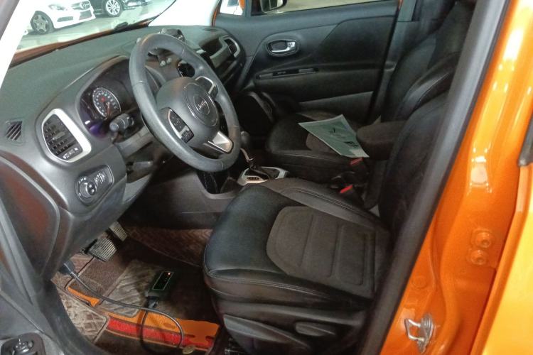 Used Jeep Renegade 2021 220T Automatic Elite Edition Left Front Seat