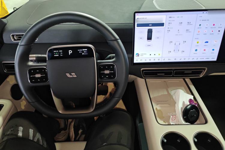 Used Li Auto MEGA 2025 Home Family Special Edition
