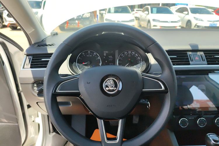 Used Skoda Octavia 2017 1.6L Automatic Chuanxing Edition
