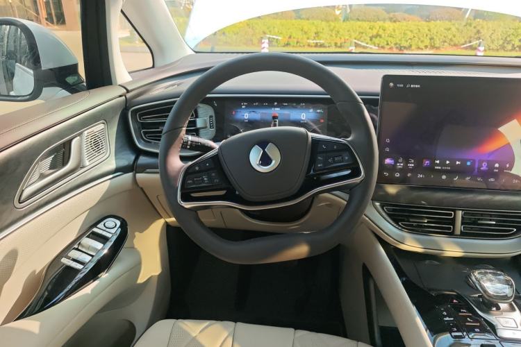 Used Denza D9 2024 DM-i 970 Luxury Model