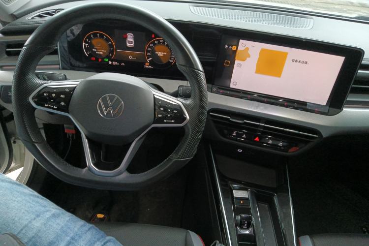 Used Volkswagen Lamando 2023 Lavida L 280TSI DSG Cool & Spicy Edition Center Console