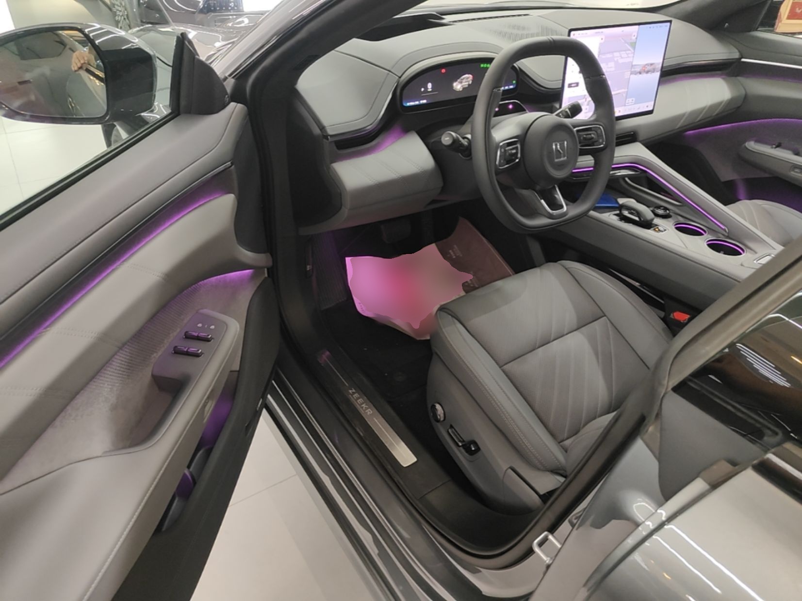 Zeekr 001 2025 YOU Edition 100 kWh All-Wheel Drive — снимка 18