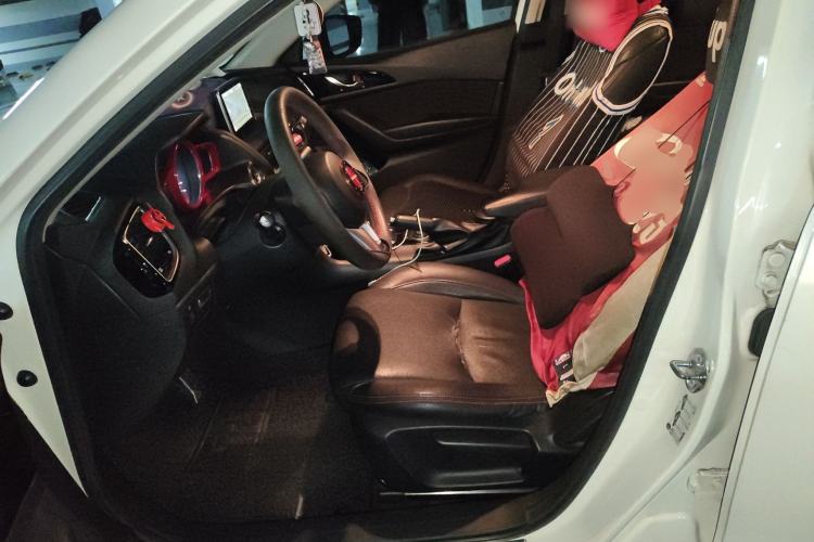 Used Mazda 3 Axela 2016 Sedan 1.5L Automatic Luxury Model