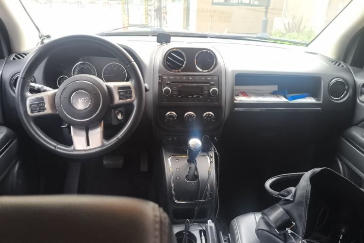 Used Jeep Compass 2012 2.4L Four-Wheel Drive Urban Edition
