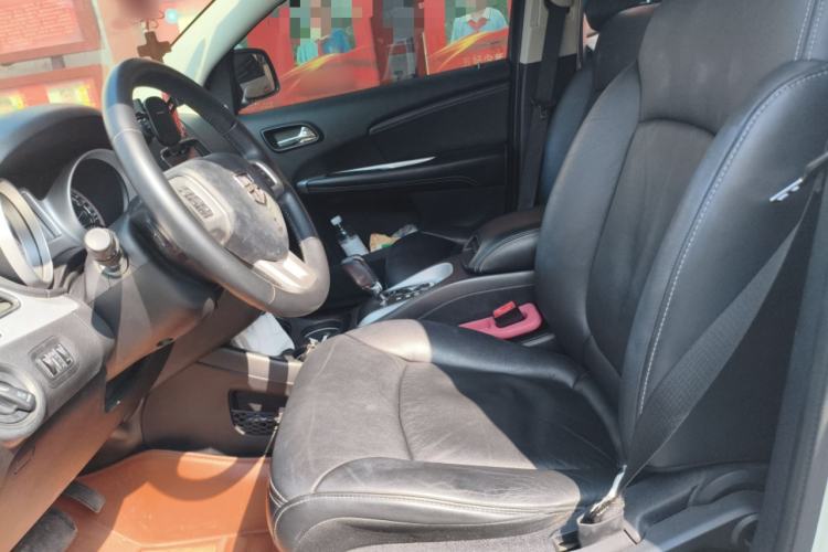 Used Dodge Journey 2013 2.4L Two-Wheel Drive Luxury Version