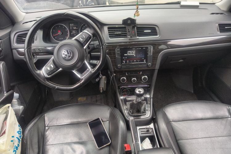 Used Volkswagen Gran Lavida 2013 1.4 TSI Manual Comfort Model Center Console