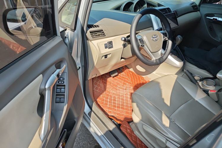 Used Toyota Verso 2014 Starlight 180E CVT Elite Edition Driver Seat