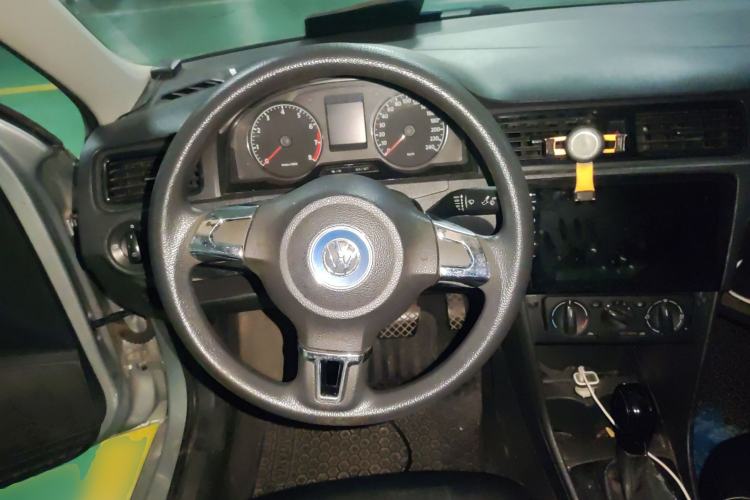 Used Volkswagen Santana 2013 1.6L Automatic Fashion Edition