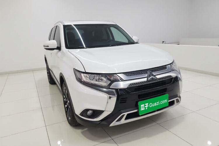 Used Mitsubishi Outlander 2019 2.0L Two-Wheel Drive Comfort Edition 5 Seats China VI Standard
