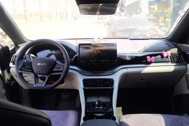 Used BYD Song PLUS New Energy 2025 DM-i 112KM Prestige Model Center Console