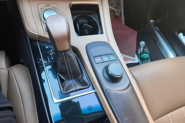 Used Lexus ES 2015 300h Comfort Edition
