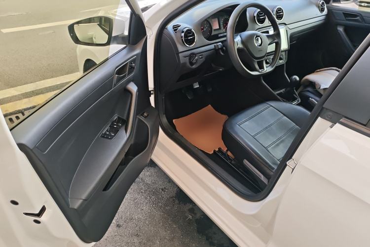 Used Volkswagen Jetta 2017 1.5L Manual Fashion Edition Driver Seat