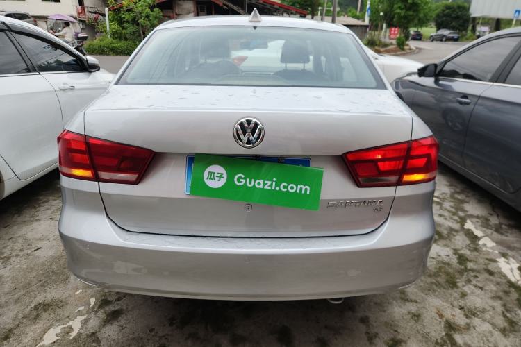 Used Volkswagen Santana 2015 1.6L Manual Comfort Edition Rear