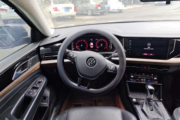 Used Volkswagen Passat 2020 330TSI Luxury Edition China VI
