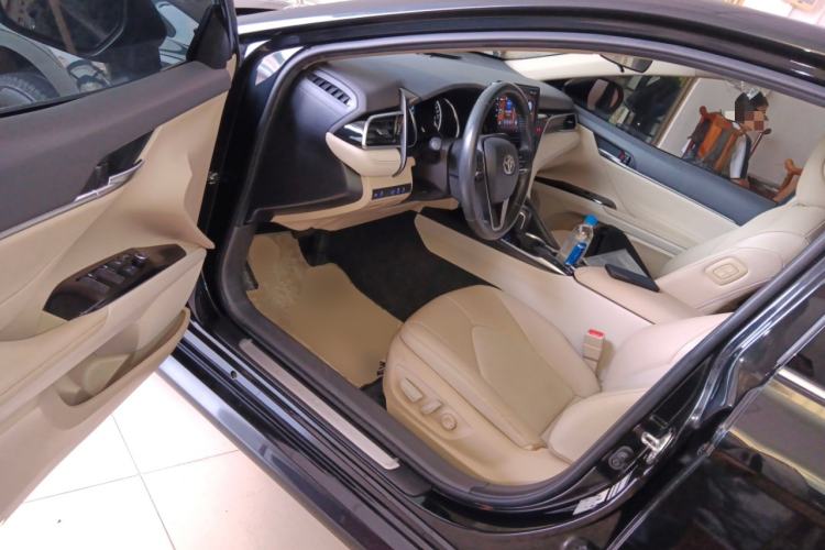Used Toyota Camry 2021 2.0G Luxury Edition Driver Seat