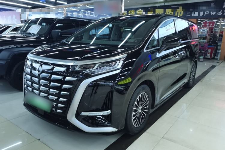 Used Denza D9 2022 DM-i 1040 Prestige Model