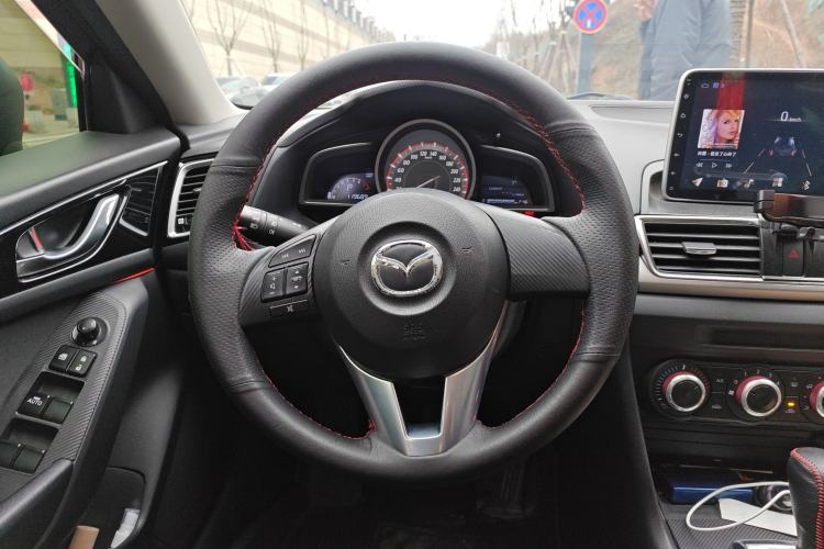 Used Mazda Mazda 3 Axela 2014 Sedan 1.5L Automatic Comfort Model