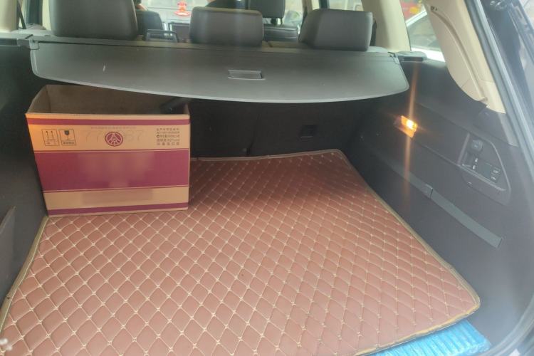 Used Volkswagen Touareg 2011 3.0 TSI Comfort Version Trunk