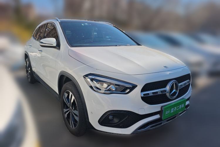 Used Mercedes-Benz GLA 2020 GLA 200 Front Right 45 Deg